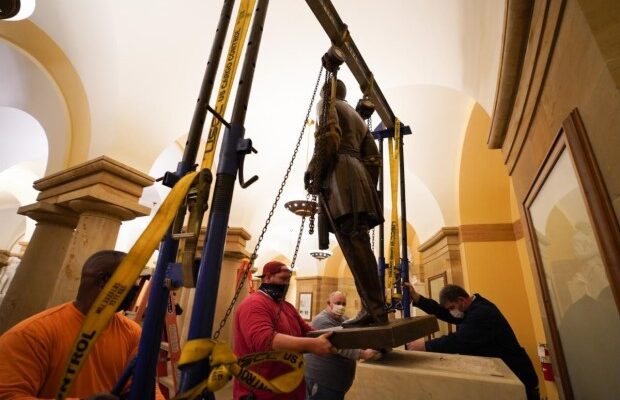 Virginia's Lee statue removed from U.S. Capitol overnight - Vimarsana News