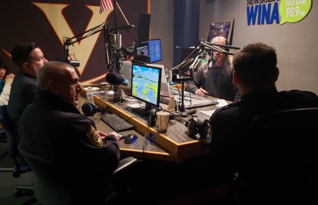 Trading Spaces: Rob & Courteney on Hail to the Chiefs | CRN Trading Spaces: Rob & Courteney on Hail to the Chiefs | CRN